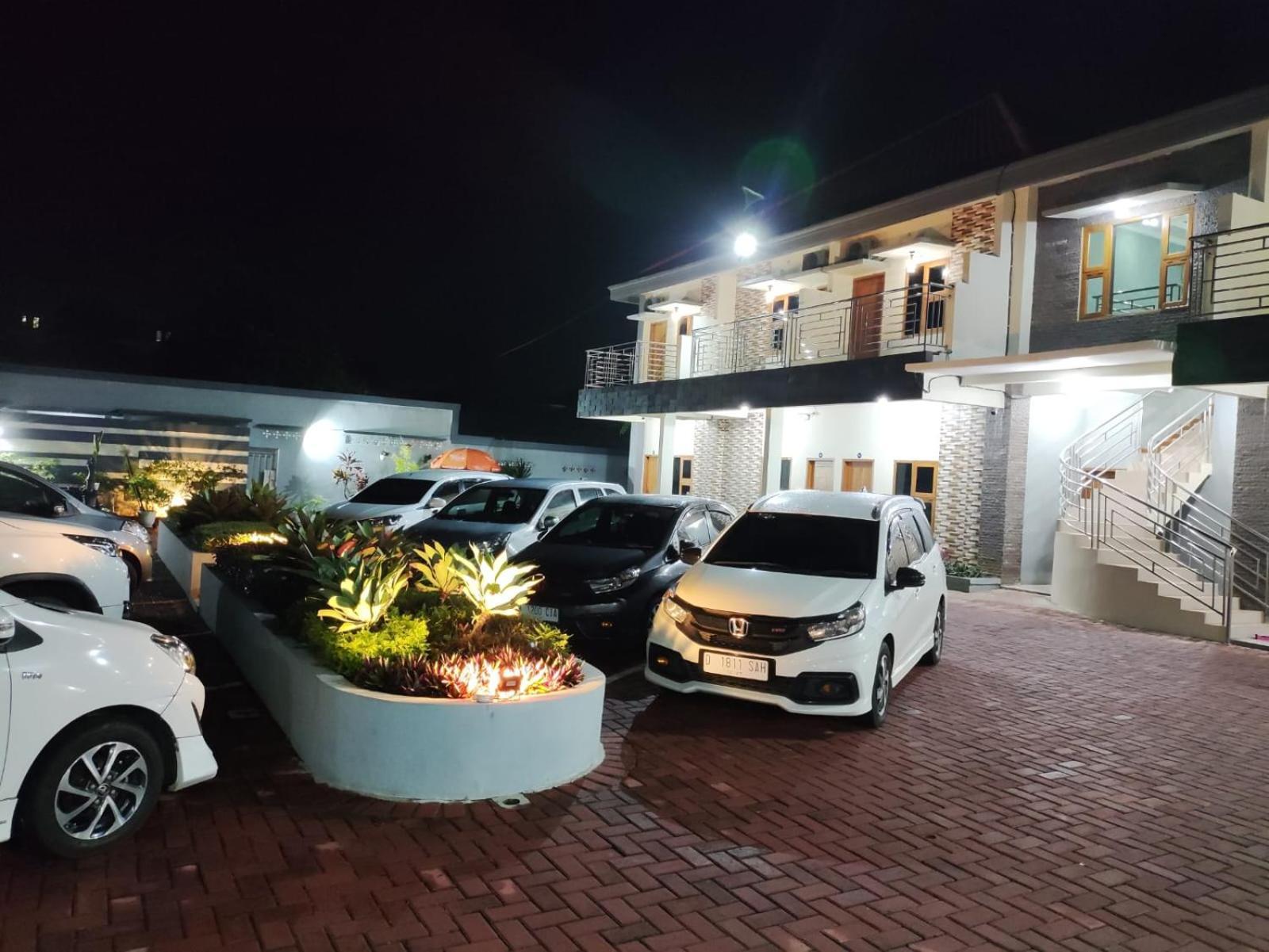 Hotel Cibening Purwakarta Exterior photo