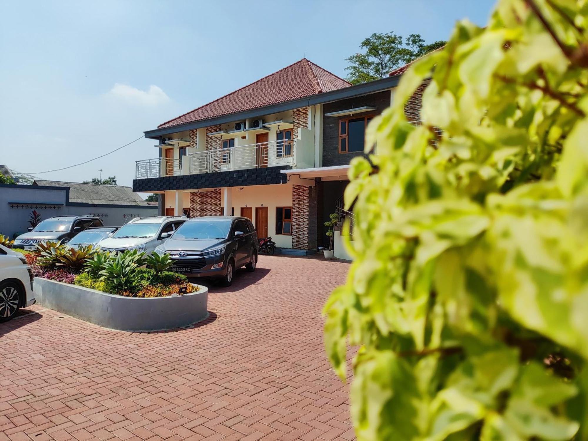 Hotel Cibening Purwakarta Exterior photo